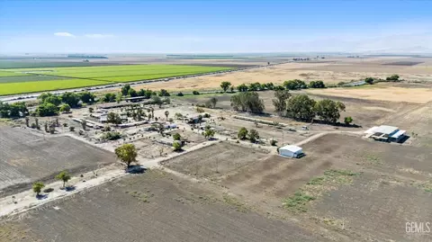 8661 Herring Rd, Bakersfield, CA 93313