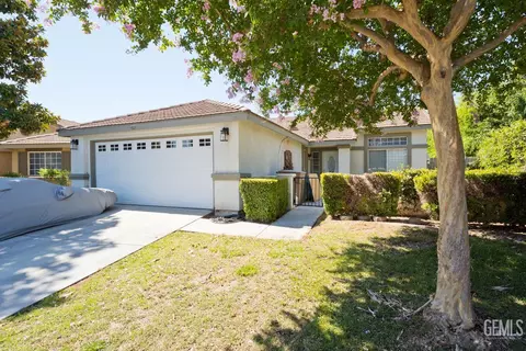 7519 Shadow Wells St, Bakersfield, CA 93313