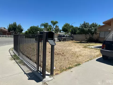 Exterior - 819 Stephen Ct, Wasco, CA 93280 photo 2 of 5