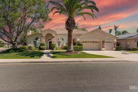 10726 Beaver Creek Dr, Bakersfield, CA 93312
