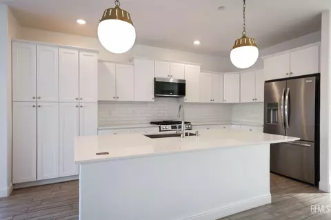 Kitchen - 3328 Rustic Woods Ln, Shafter, CA 93263 photo 1 of 2