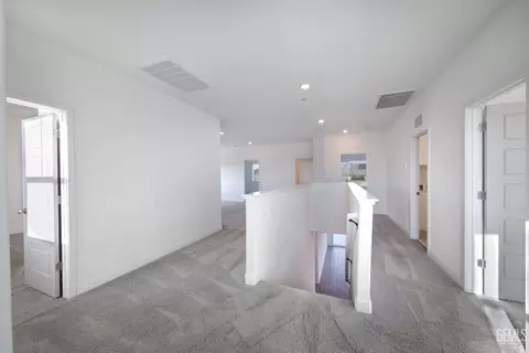 Entry Way - 3328 Rustic Woods Ln, Shafter, CA 93263 photo 9 of 10