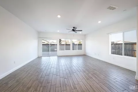 Living - 3328 Rustic Woods Ln, Shafter, CA 93263 photo 2 of 2