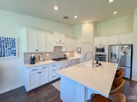 9926 Biscayne Dr, Bakersfield, CA 93311 photo 10