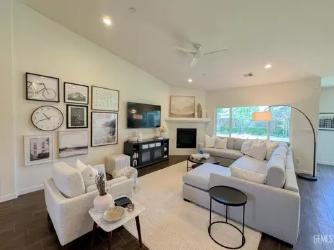 9926 Biscayne Dr, Bakersfield, CA 93311 photo 7