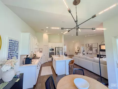 9926 Biscayne Dr, Bakersfield, CA 93311 photo 11