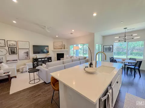 9926 Biscayne Dr, Bakersfield, CA 93311 photo 13