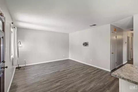 408 E Woodrow St, Taft, CA 93268 photo 18