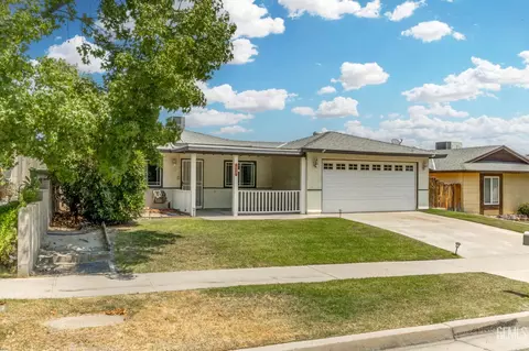 408 E Woodrow St, Taft, CA 93268 photo 2