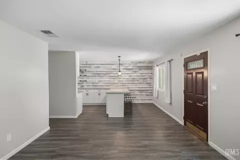 408 E Woodrow St, Taft, CA 93268 photo 6