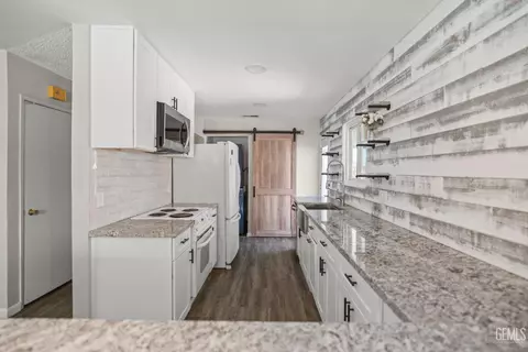 408 E Woodrow St, Taft, CA 93268 photo 12
