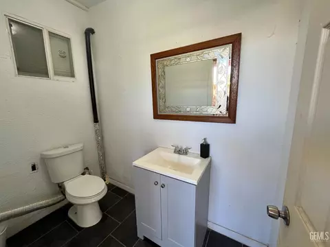 517 Polk St, Taft, CA 93268 photo 17