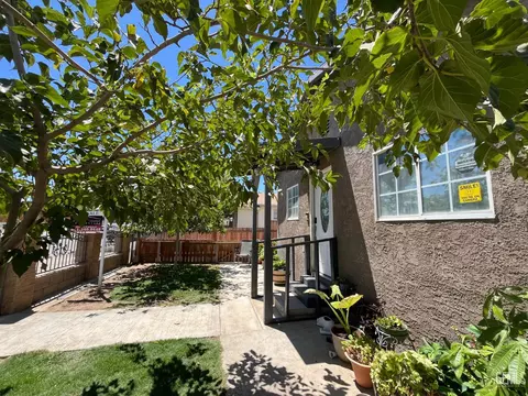 517 Polk St, Taft, CA 93268 photo 3