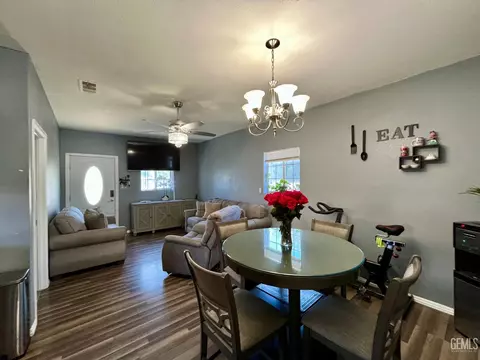 517 Polk St, Taft, CA 93268 photo 6