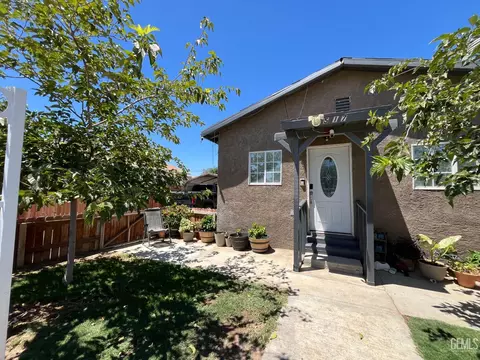 517 Polk St, Taft, CA 93268 photo 2
