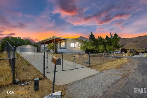 6004 Maple Ave, Lake Isabella, CA 93240