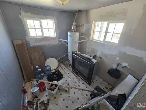Bath - 23321 Baker Ave, Fellows, CA 93224 photo 1 of 2