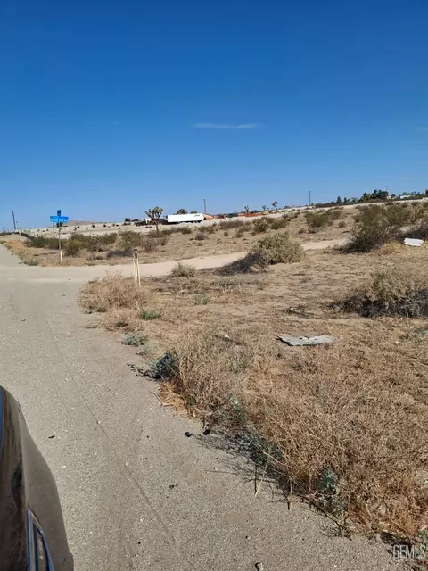 20317 E Avenue J Ave, Lancaster, CA 93535 photo 2