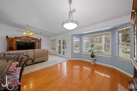 101 Terrace Dr, Taft, CA 93268 photo 10