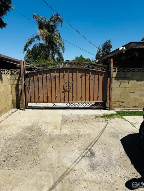 Exterior - 795 S Derby St, Arvin, CA 93203 photo 1 of 2