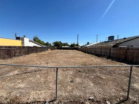 1001 Padre St, Bakersfield, CA 93307