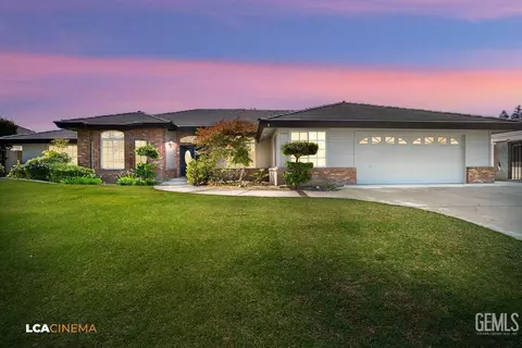 7015 Topaz Ln, Bakersfield, CA 93308