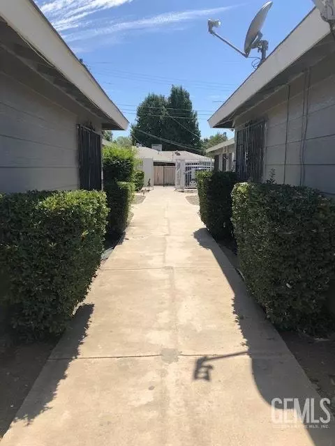 2901 S Chester Ave, Bakersfield, CA 93304