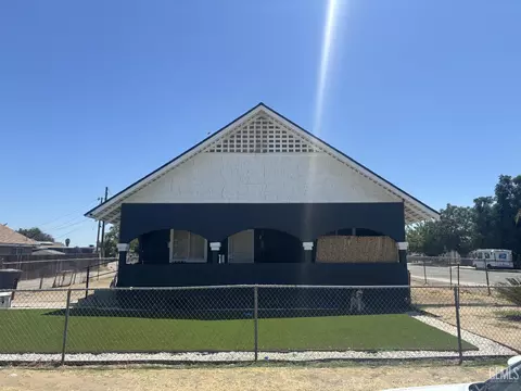 1015 16th St, Wasco, CA 93280