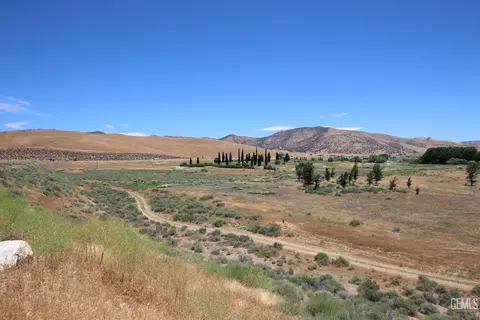 0 Tucker Rd, Tehachapi, CA 93561 photo 12