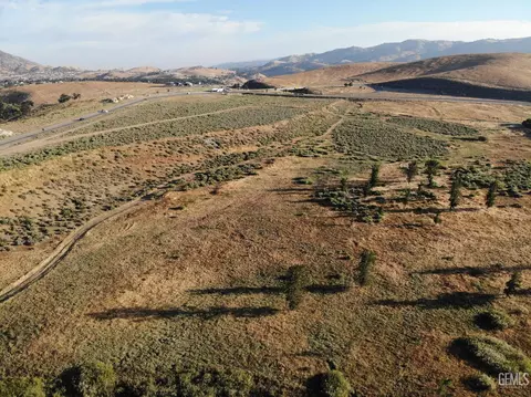0 Tucker Rd, Tehachapi, CA 93561 photo 5