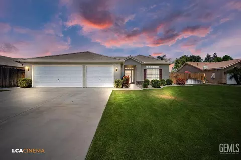 5605 Meadow Valley Ct, Bakersfield, CA 93312
