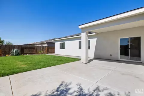 Exterior - 5817 Eiffel Pl, Bakersfield, CA 93311 photo 3 of 6
