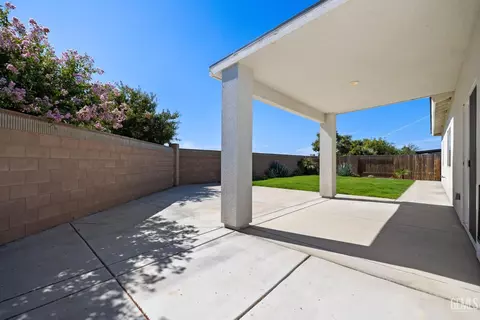 Exterior - 5817 Eiffel Pl, Bakersfield, CA 93311 photo 2 of 6