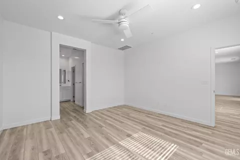 Entry Way - 5817 Eiffel Pl, Bakersfield, CA 93311 photo 5 of 7