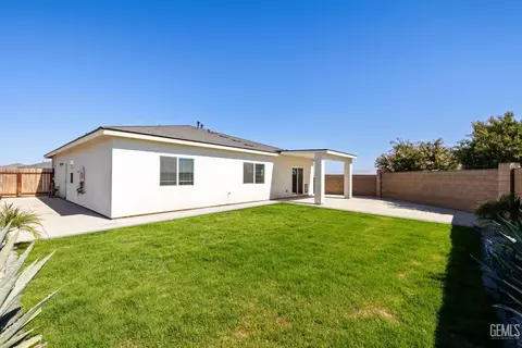 Exterior - 5817 Eiffel Pl, Bakersfield, CA 93311 photo 6 of 6