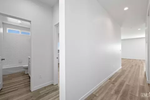 Entry Way - 5817 Eiffel Pl, Bakersfield, CA 93311 photo 2 of 7