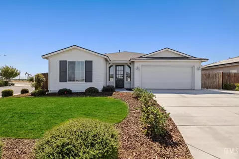 Exterior - 5817 Eiffel Pl, Bakersfield, CA 93311 photo 1 of 6