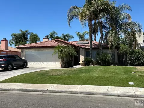 5314 Summer Cypress Dr, Bakersfield, CA 93313