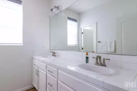1709 Apsley Ct, Bakersfield, CA 93311 photo 32