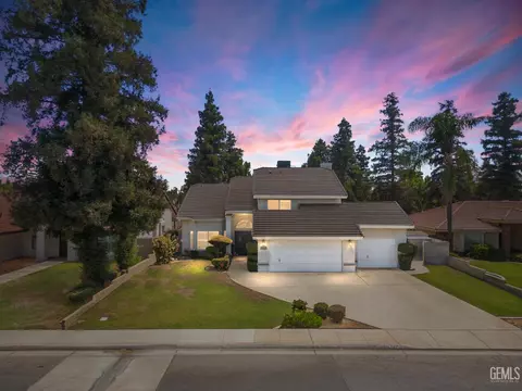 7421 Feather River Dr, Bakersfield, CA 93308