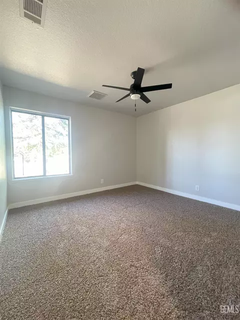 Bedroom - 21821 Brook Dr, Tehachapi, CA 93561 photo 2 of 3