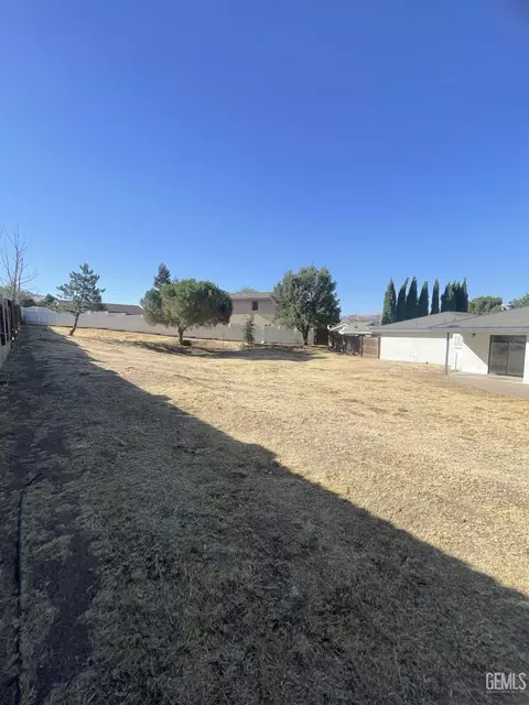 Exterior - 21821 Brook Dr, Tehachapi, CA 93561 photo 5 of 7