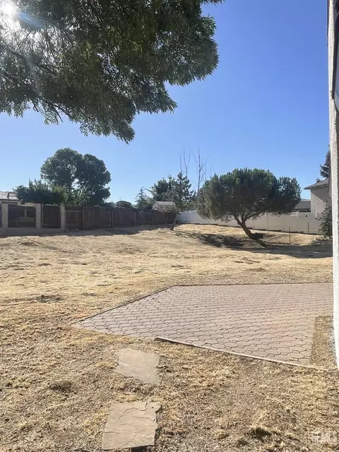 Exterior - 21821 Brook Dr, Tehachapi, CA 93561 photo 7 of 7