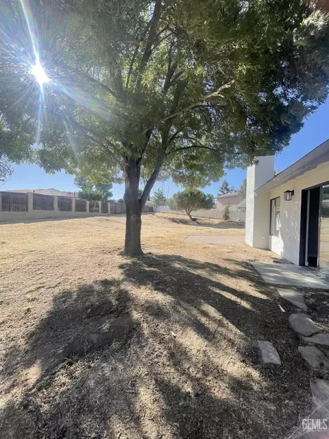 Exterior - 21821 Brook Dr, Tehachapi, CA 93561 photo 2 of 7