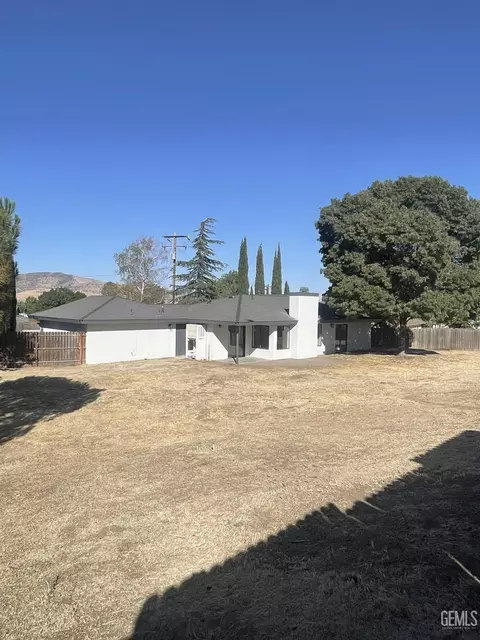 Exterior - 21821 Brook Dr, Tehachapi, CA 93561 photo 3 of 7