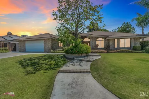 6208 Summer Ct, Bakersfield, CA 93308