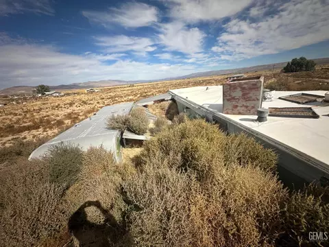 7885 E Chapinite Ave, Cantil, CA 93519 photo 3