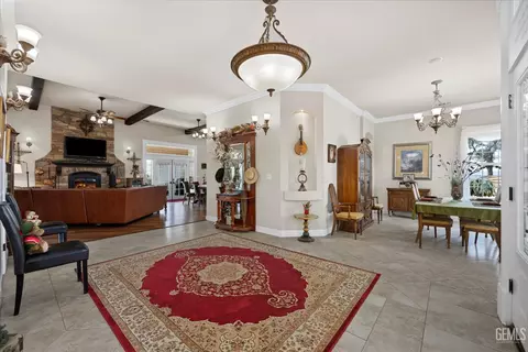 Entry Way - 42177 Buckeye St, Caliente, CA 93518 photo 6 of 10