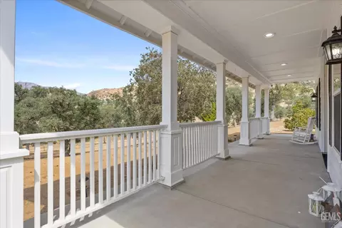 Exterior - 42177 Buckeye St, Caliente, CA 93518 photo 10 of 18