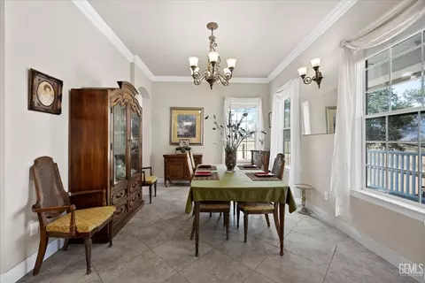 Dining - 42177 Buckeye St, Caliente, CA 93518 photo 2 of 6